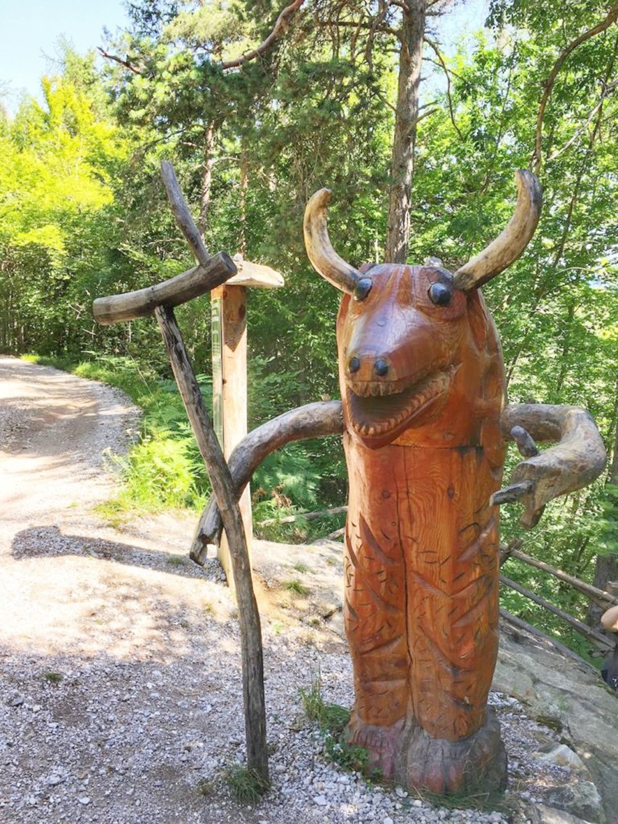 In cammino tra fate e miniere